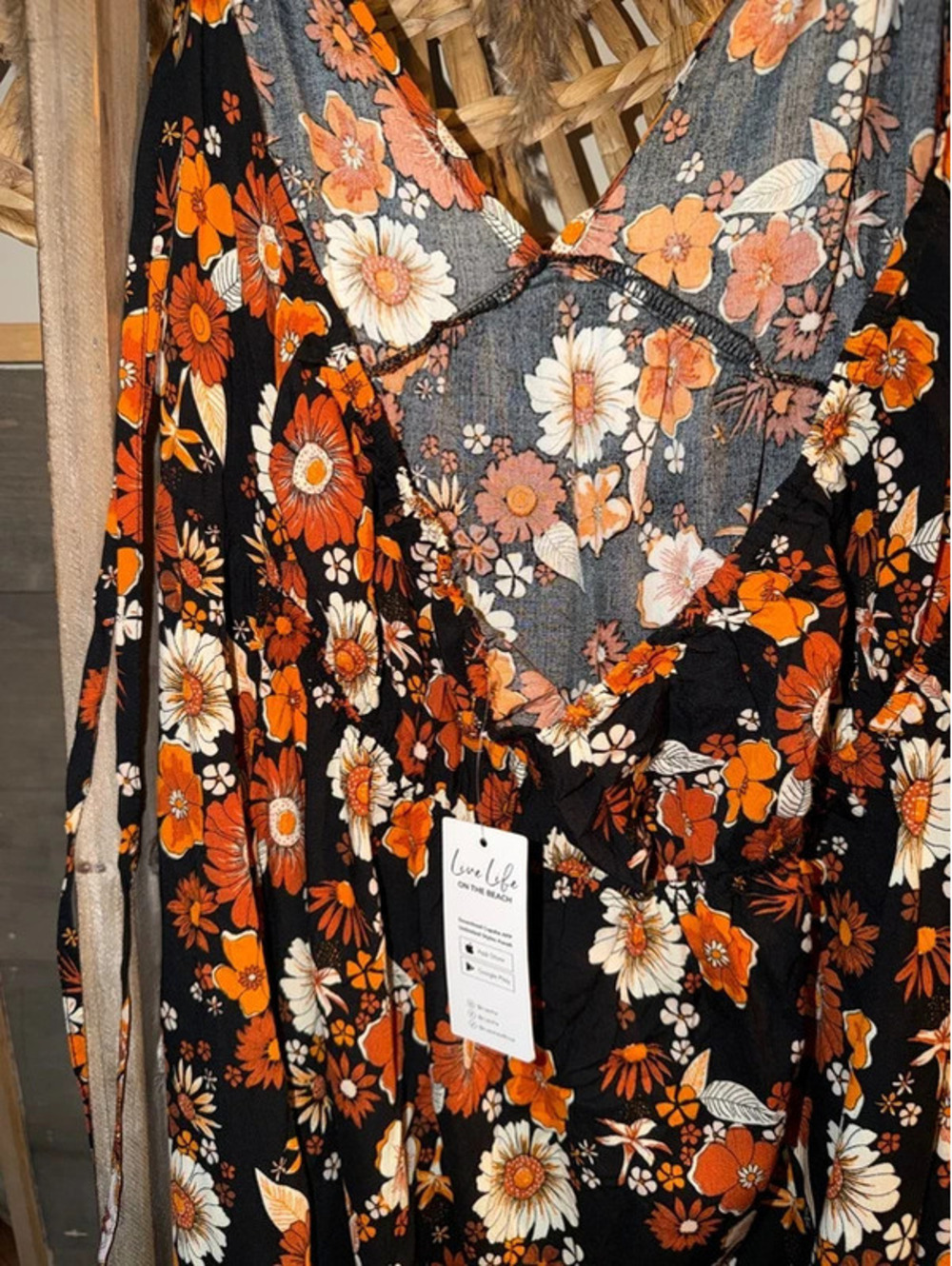 Halter dress - Picture 4 of 4